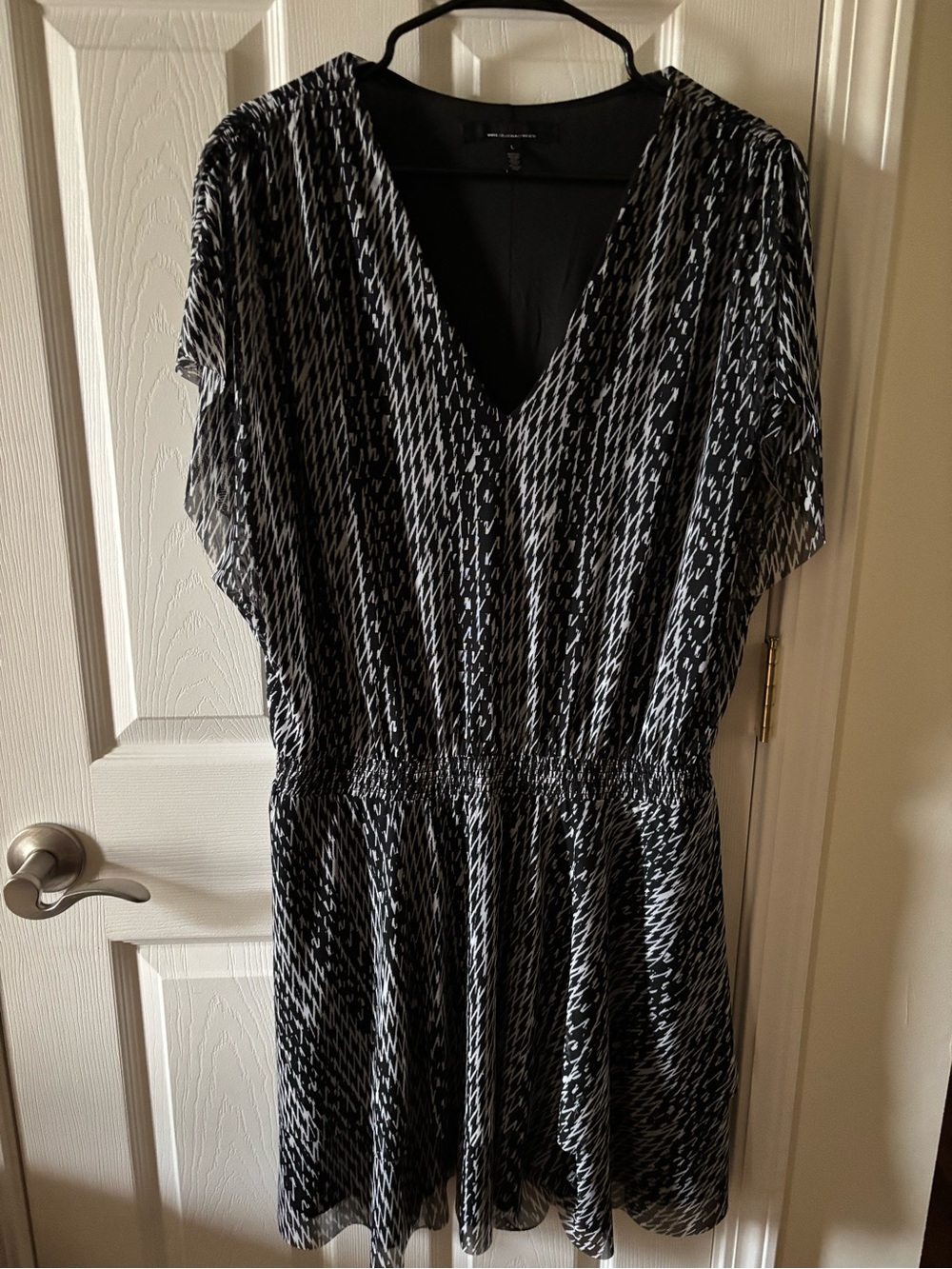 White House Black Market Black & White Patterned V-Neck Dress with ruffled hem